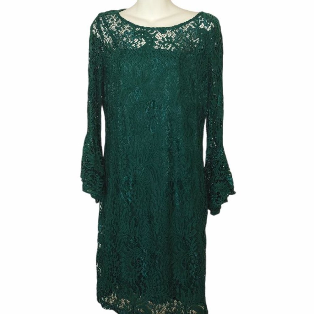 green dress
